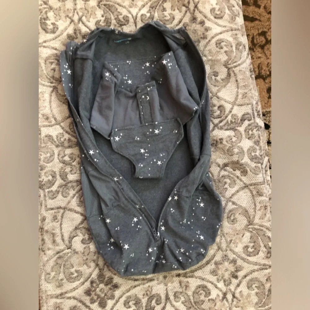 Happiest Baby Swaddle Star-Print Grey Full Zip Swaddle Sleepea 5-Second Swaddle